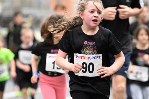 Le Puy-en-Velay : les courses enfants des 15 km du Puy en photos