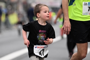 Le Puy-en-Velay : les courses enfants des 15 km du Puy en photos