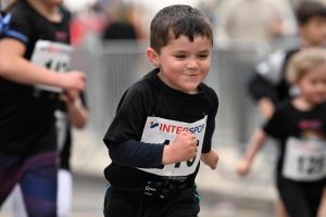 Le Puy-en-Velay : les courses enfants des 15 km du Puy en photos