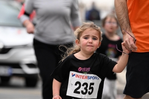 Le Puy-en-Velay : les courses enfants des 15 km du Puy en photos