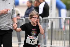 Le Puy-en-Velay : les courses enfants des 15 km du Puy en photos