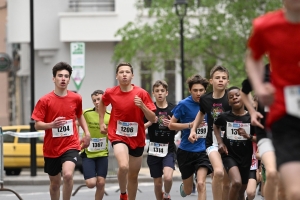 Le Puy-en-Velay : les courses enfants des 15 km du Puy en photos