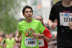 Le Puy-en-Velay : les courses enfants des 15 km du Puy en photos