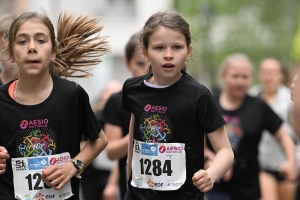 Le Puy-en-Velay : les courses enfants des 15 km du Puy en photos