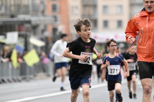 Le Puy-en-Velay : les courses enfants des 15 km du Puy en photos