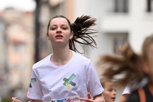 Le Puy-en-Velay : les courses enfants des 15 km du Puy en photos