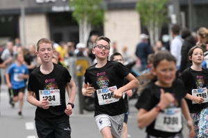 Le Puy-en-Velay : les courses enfants des 15 km du Puy en photos