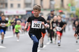 Le Puy-en-Velay : les courses enfants des 15 km du Puy en photos