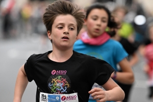 Le Puy-en-Velay : les courses enfants des 15 km du Puy en photos