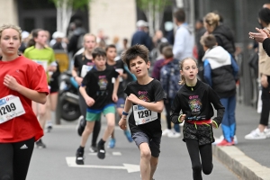 Le Puy-en-Velay : les courses enfants des 15 km du Puy en photos