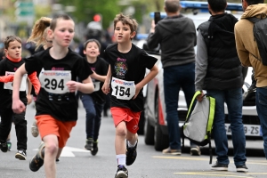 Le Puy-en-Velay : les courses enfants des 15 km du Puy en photos