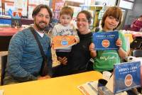 Antoine-Romain et Stéphanie Rozwadowski, de Bas-en-Basset, parcourent le monde avec leurs enfants et le font partager à travers des ouvrages.