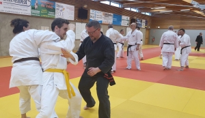 Jacques Tapol, une star du karaté français, en stage à Yssingeaux