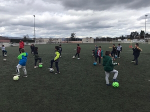 Football en CP à l’école Notre Dame-du-château à Monistrol-sur-Loire