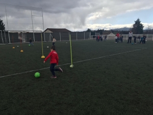 Football en CP à l’école Notre Dame-du-château à Monistrol-sur-Loire