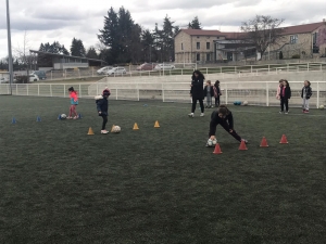 Football en CP à l’école Notre Dame-du-château à Monistrol-sur-Loire