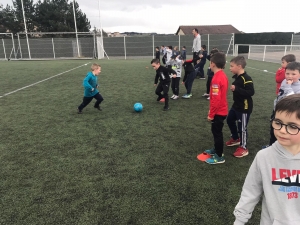 Football en CP à l’école Notre Dame-du-château à Monistrol-sur-Loire