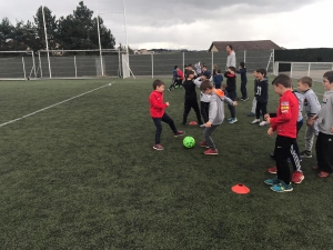 Football en CP à l’école Notre Dame-du-château à Monistrol-sur-Loire