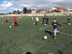 Football en CP à l’école Notre Dame-du-château à Monistrol-sur-Loire