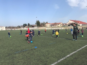 Football en CP à l’école Notre Dame-du-château à Monistrol-sur-Loire