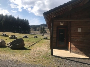 Queyrières : le stationnement interdit aux abords de la forêt du Meygal et du chalet de Raffy